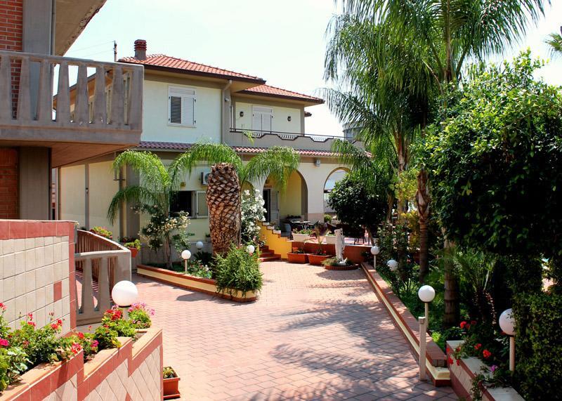 Hotel La Villa Misterbianco Exterior foto